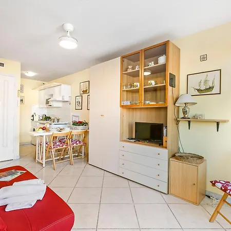 Open View In Center - Happy