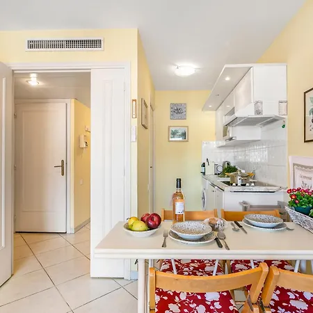 Open View In Center - Happy *