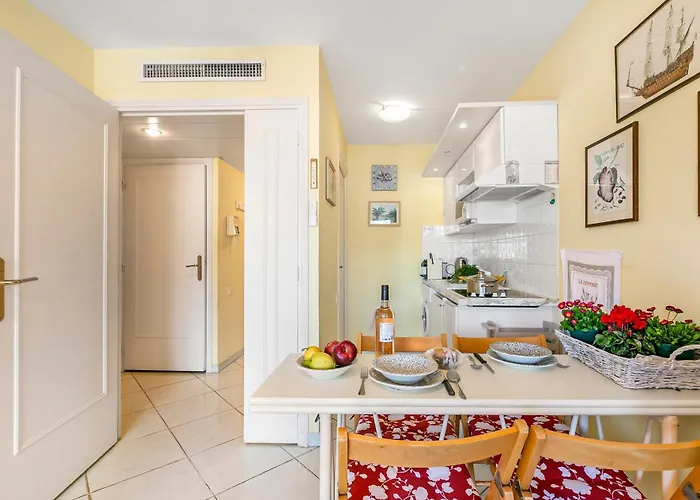 Open View In Center - Happy *